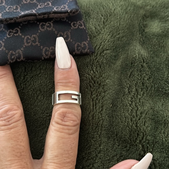 Gucci G Logo Sterling Silver Ring sz 7 🩶🩶🩶🩶 - Picture 2 of 6